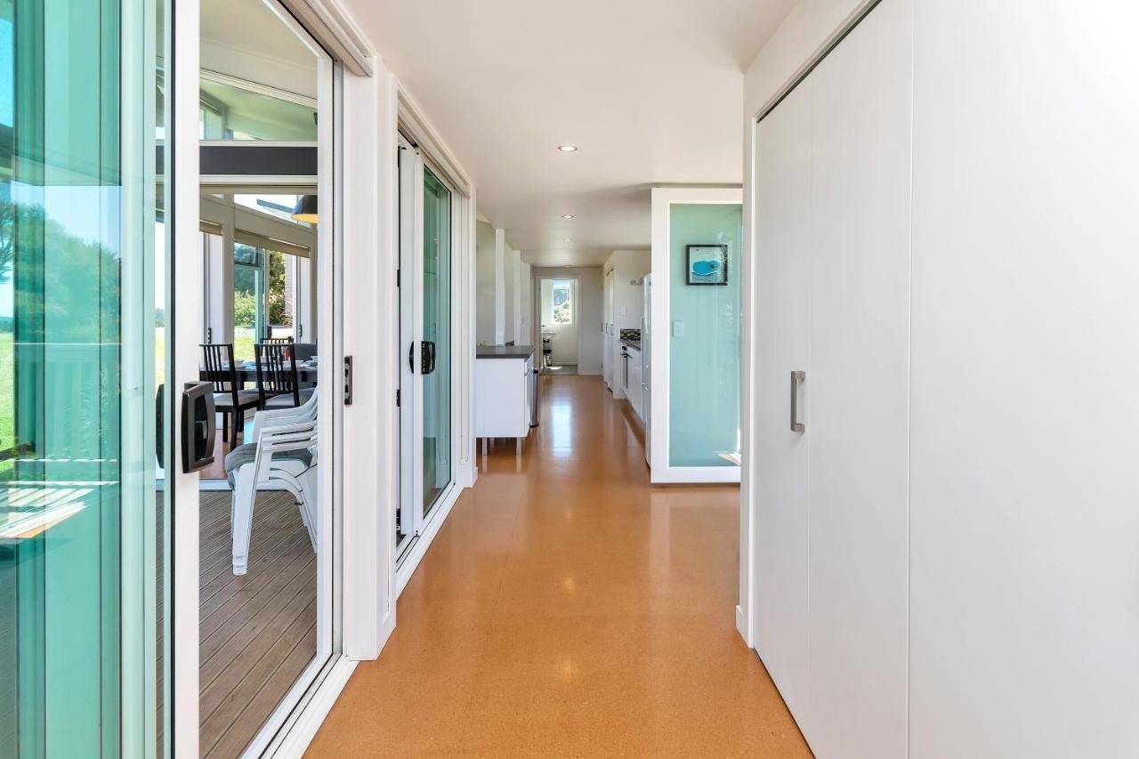Paroa Bay Chalets - Te Whare Tui Russell Exterior photo