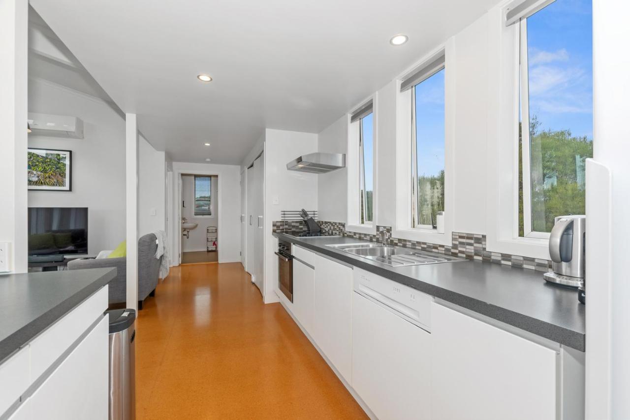 Paroa Bay Chalets - Te Whare Tui Russell Exterior photo